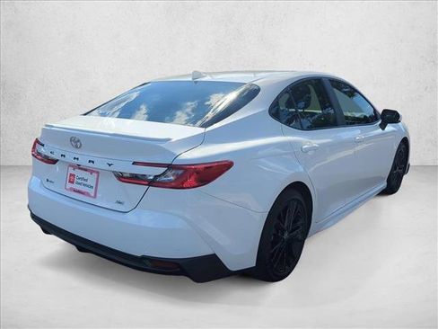 Used 2025 Toyota Camry SE w/ Convenience Package FWD image 5