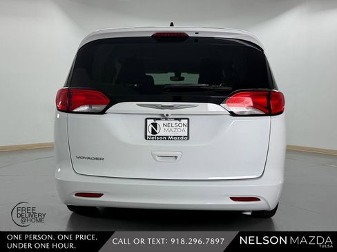 Used 2021 Chrysler Voyager Lxi FWD image 7