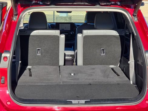 Used 2023 Toyota Highlander XLE image 20