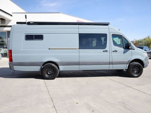 Used 2022 Mercedes-Benz Sprinter 2500 image 7