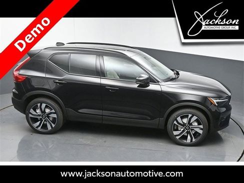 New 2025 Volvo XC40 B5 Ultra image 46