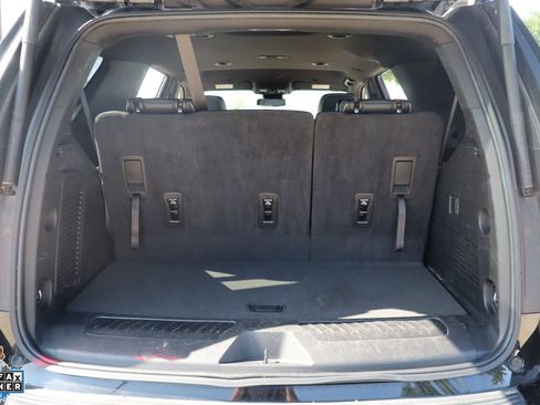 Used 2024 GMC Yukon SLT RWD image 25