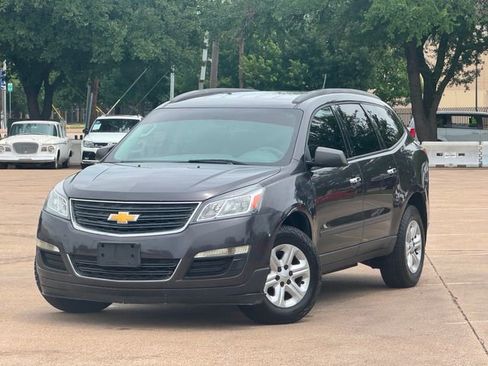 Used 2013 Chevrolet Traverse LS FWD image 4