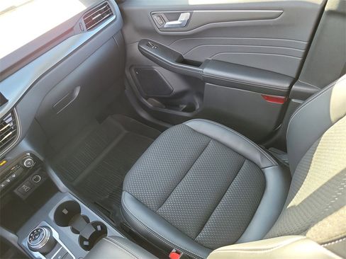 Used 2025 Ford Escape Base w/ Class II Trailer Tow Package image 17