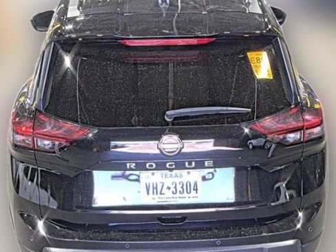 Used 2024 Nissan Rogue S image 21