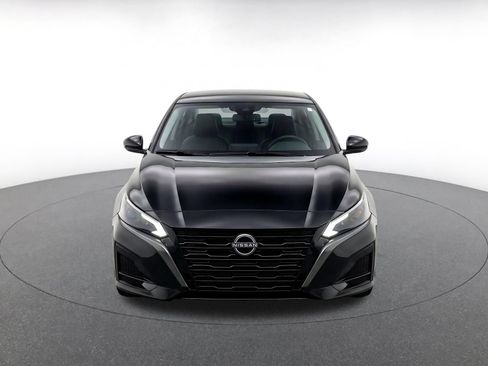 Used 2026 Nissan Altima 2.5 SV FWD image 2