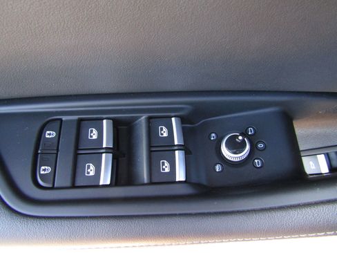 Used 2022 Audi A4 2.0T Premium Plus image 11