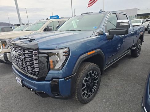 New 2026 GMC Sierra 2500 Denali Ultimate w/ LPO, Black Badging Package image 2