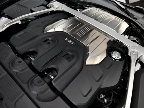 Used 2024 Bentley Continental GT V8 image 24