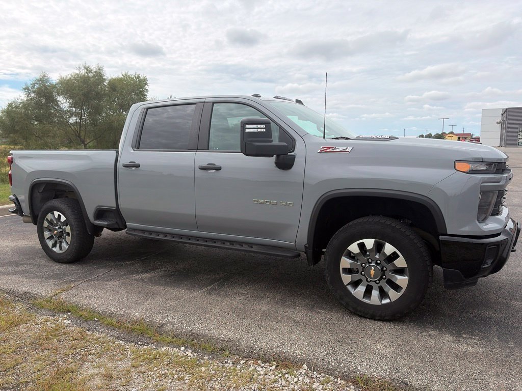 Used 2025 Chevrolet Silverado 2500 Custom w/ Custom Value Package AWD/4WD image 3