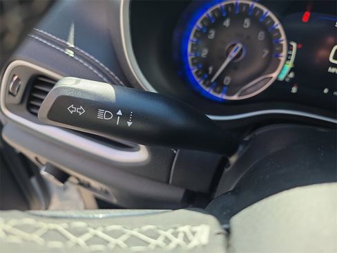 New 2026 Chrysler Pacifica Select image 22