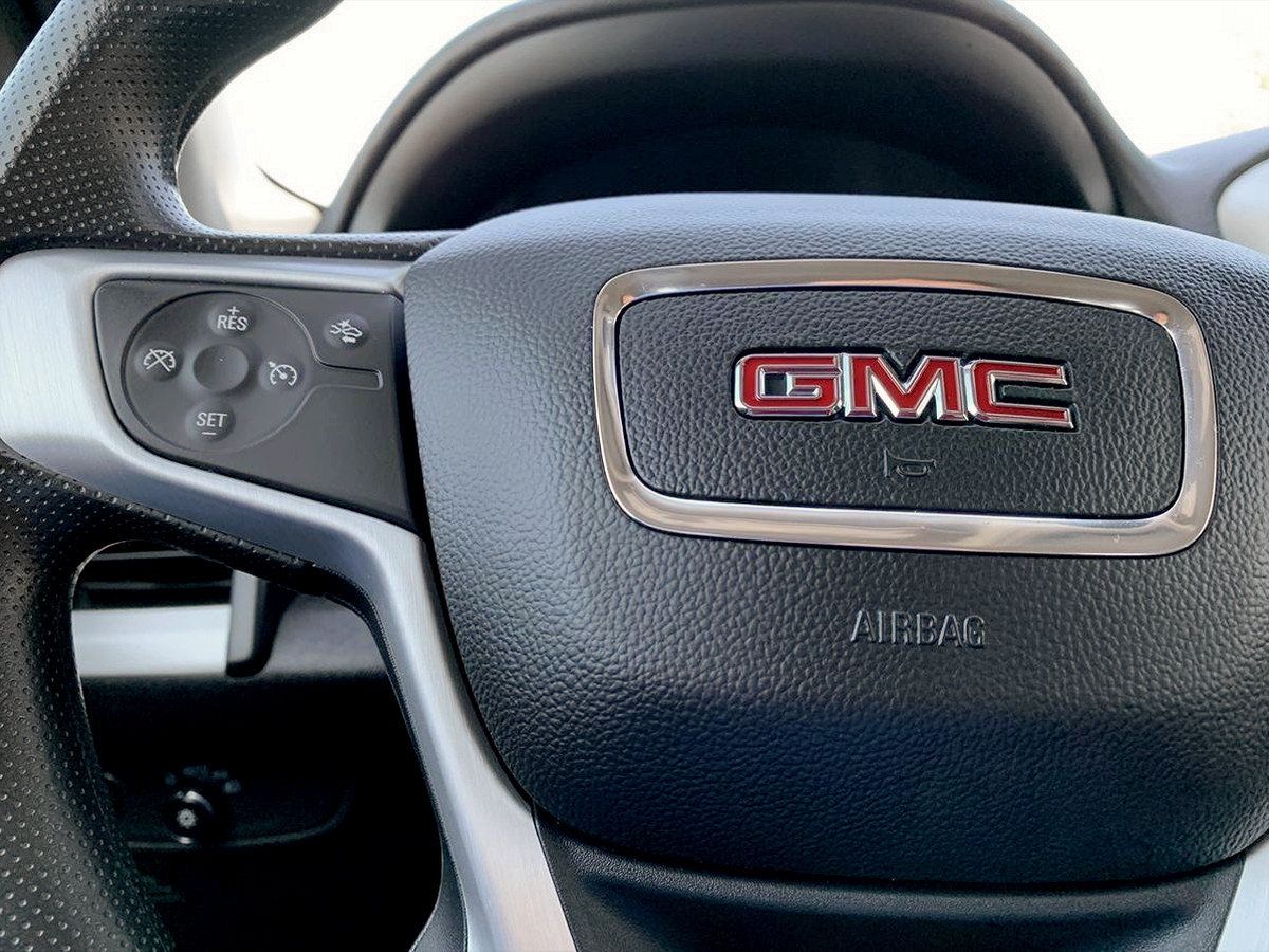 Used 2024 GMC Terrain SLE AWD/4WD image 17