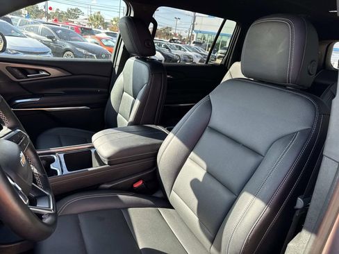 Certified 2025 Chevrolet Traverse LT image 17