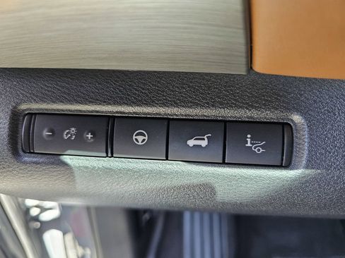 Used 2022 Nissan Pathfinder Platinum w/ Cargo Package FWD image 25
