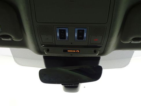 Used 2019 Jaguar F-PACE R-Sport image 31