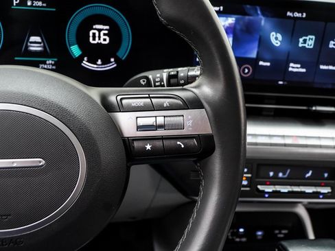 Used 2025 Hyundai Kona SEL image 32