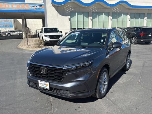Used 2023 Honda CR-V EX image 3