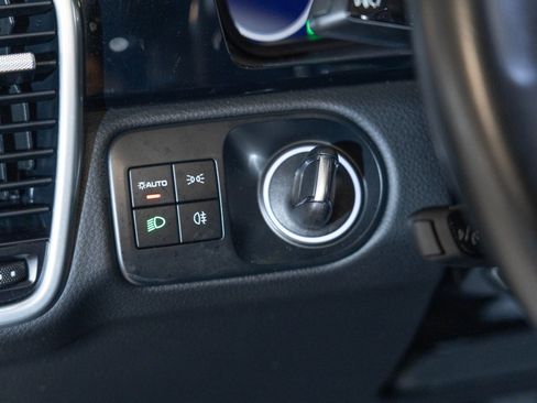 Certified 2023 Porsche Cayenne AWD/4WD image 21