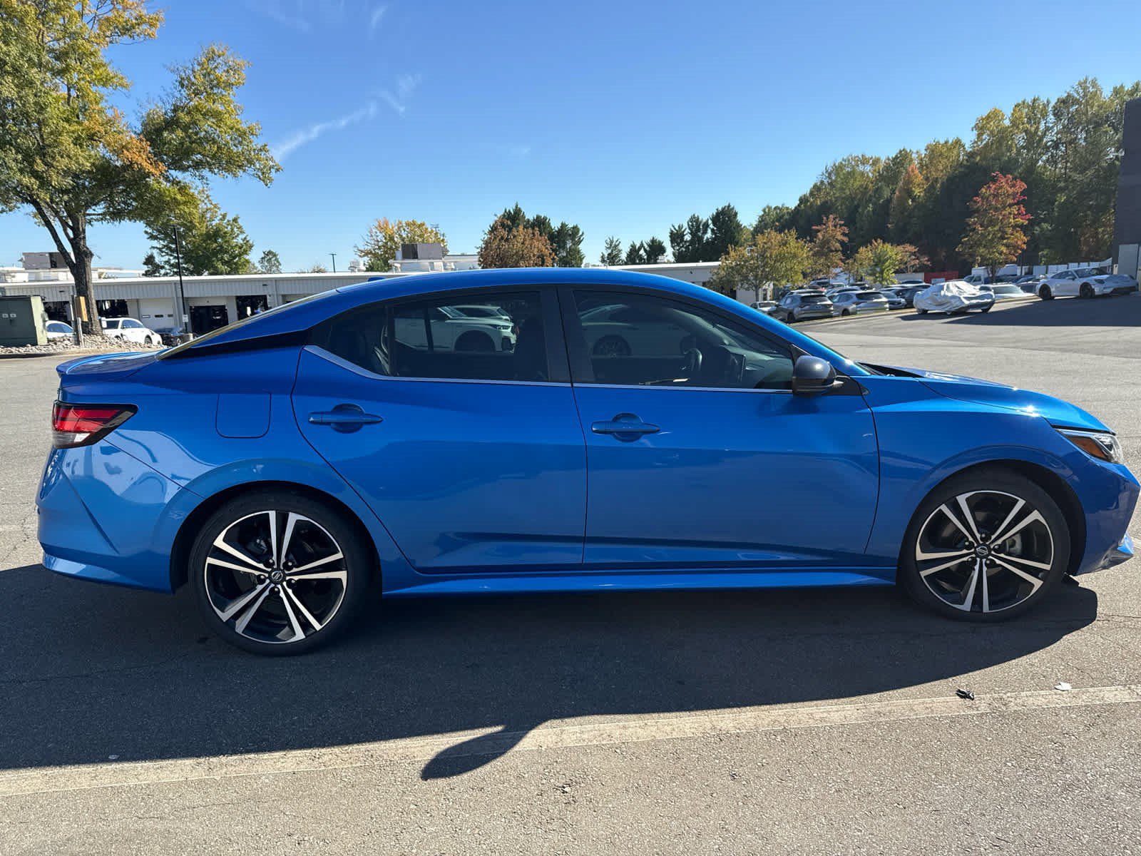 Used 2022 Nissan Sentra SR w/ SR Premium Package FWD image 9