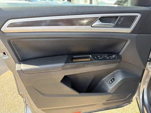 Used 2019 Volkswagen Atlas SEL FWD image 25