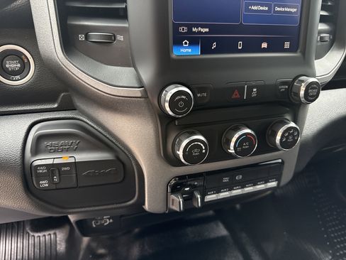 Used 2024 RAM 5500 Tradesman w/ Chrome Appearance Group AWD/4WD image 31