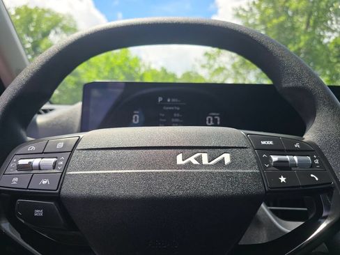 Used 2025 Kia K4 FWD image 25