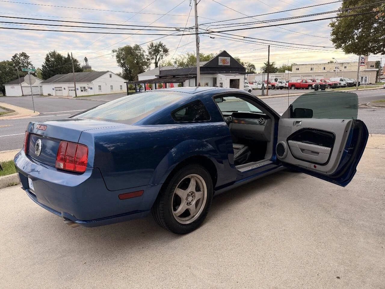 Used 2007 Ford Mustang GT Premium RWD image 21