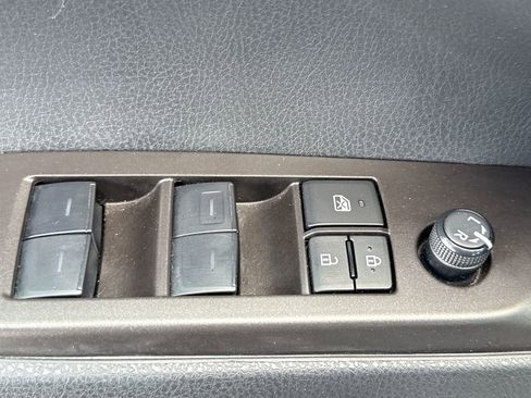 Used 2024 Toyota Camry SE FWD image 15