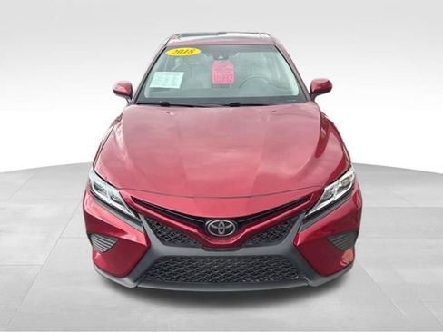 Used 2018 Toyota Camry SE w/ Moonroof Package FWD image 8