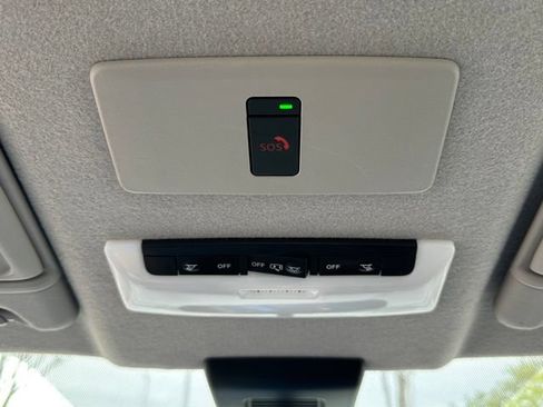 Used 2023 Nissan Kicks SR w/ SR Premium Package FWD image 36