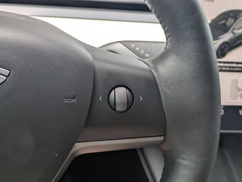 Used 2022 Tesla Model Y Performance AWD/4WD image 28