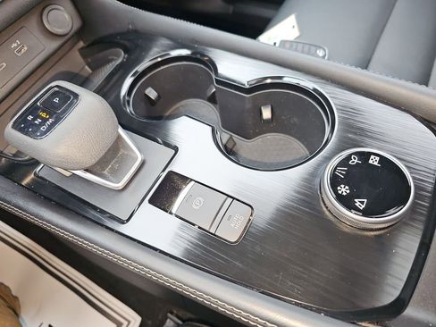 Used 2023 Nissan Rogue SL w/ SL Premium Package image 38