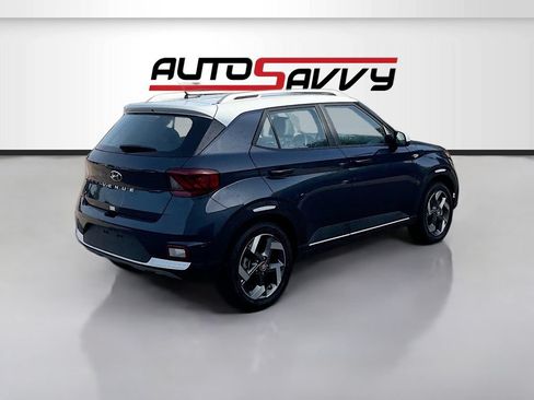 Used 2025 Hyundai Venue Limited FWD image 7