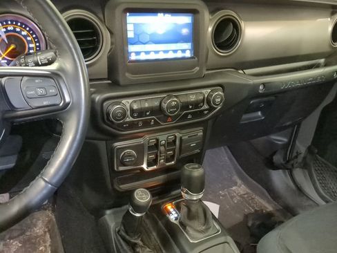 Used 2022 Jeep Wrangler Unlimited Sport AWD/4WD image 12