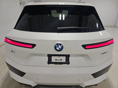 Used 2023 BMW iX xDrive50 w/ Sport Package AWD/4WD image 6