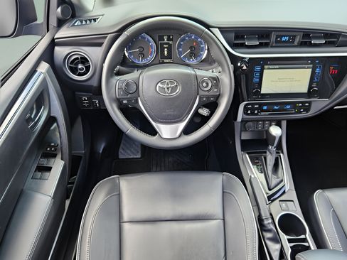 Certified 2018 Toyota Corolla XLE FWD image 11