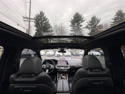 Used 2020 BMW X5 xDrive40i w/ M Sport Package image 9