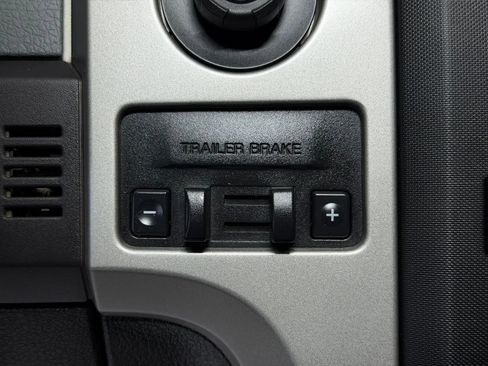 Used 2011 Ford F150 XLT w/ XLT Chrome Pkg AWD/4WD image 31