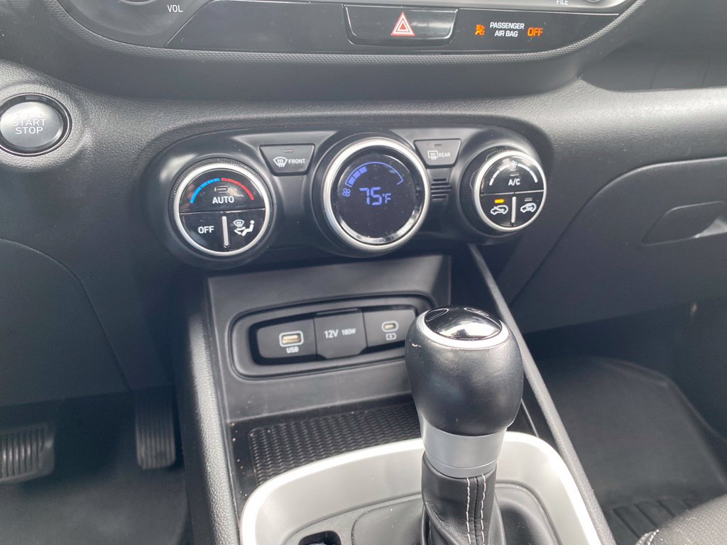 Certified 2024 Hyundai Venue SEL FWD image 18