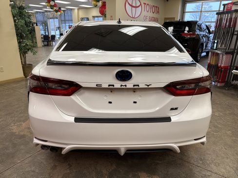 Used 2023 Toyota Camry SE w/ Convenience Package image 9