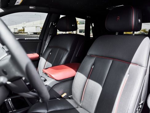 Used 2024 Rolls-Royce Phantom Sedan RWD image 61