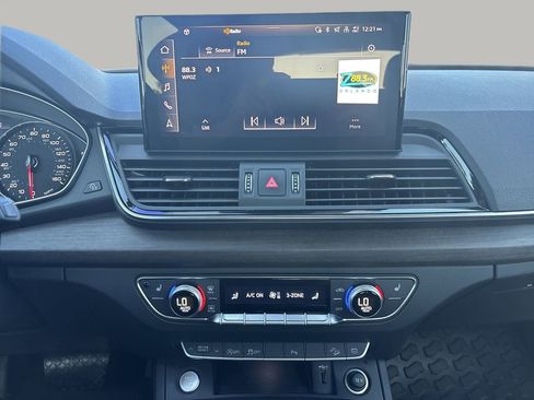 Used 2022 Audi Q5 2.0T Premium w/ Convenience Package image 15