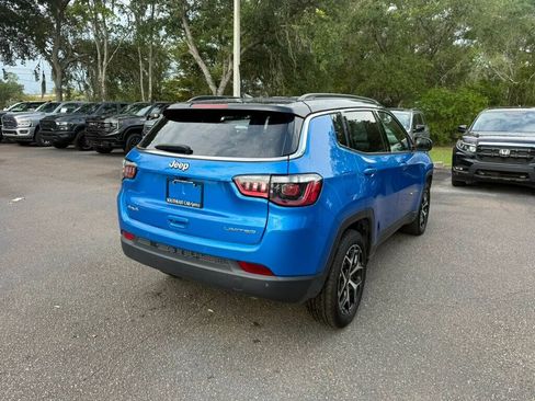 Used 2025 Jeep Compass Limited AWD/4WD image 10