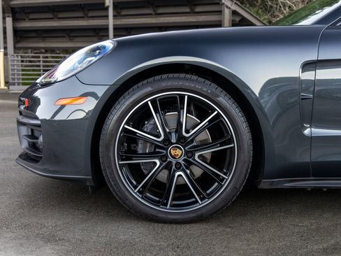 Certified 2023 Porsche Panamera image 13