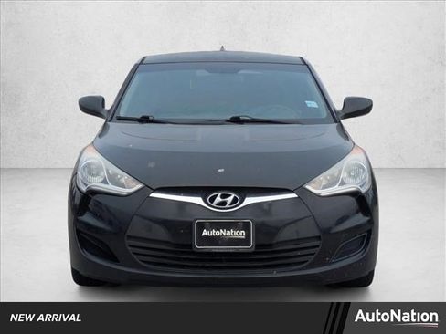 Used 2016 Hyundai Veloster image 1