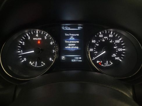 Used 2017 Nissan Rogue SV FWD image 23
