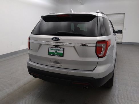 Used 2017 Ford Explorer XLT w/ Equipment Group 201A FWD image 7