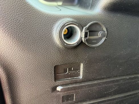 Used 2024 Jeep Wrangler Unlimited Rubicon AWD/4WD image 26