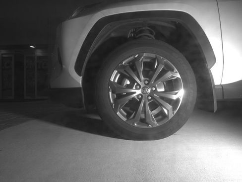 Used 2022 Toyota RAV4 Limited AWD/4WD image 6