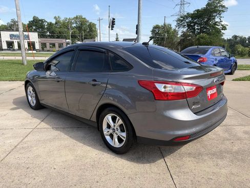 Used 2014 Ford Focus SE FWD image 6